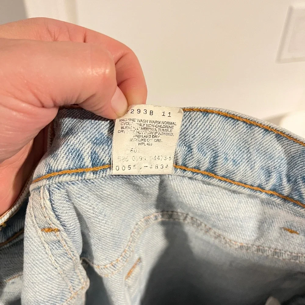 Vintage Levis 555 Relaxed Fit Straight Leg Jeans Light Wash Made in USA 31x30
